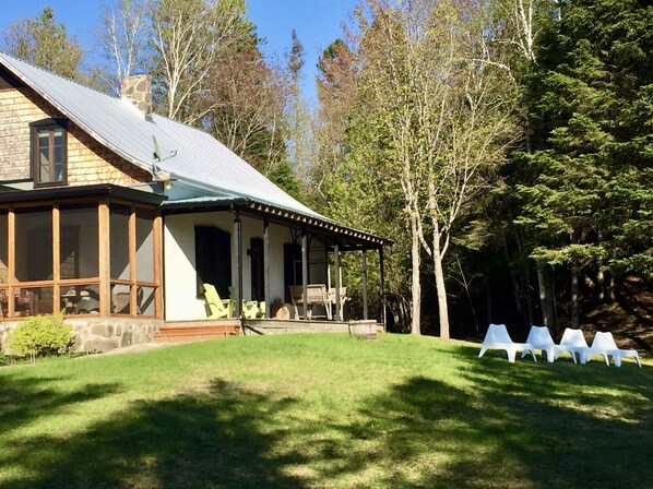 The House at Cedar Creek, Petit Train du Nord