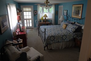 Master Bedroom- King Bed