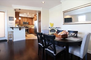 2nd Floor: Dining Room/Kitchen - Table for 6, plus Breakfast Bar seating for 2 m