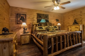 Big Master Bedroom With A Comfy Tempur-Pedic Mattress, Large TV & A Full Bath.