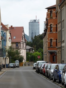 Großes helles Apartment mit 2 Schlafzimmern free WiFi 5 Minuten bis ins Zentrum 