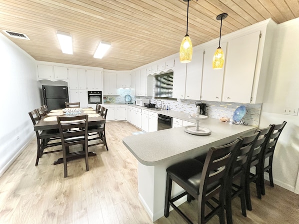 Fully Stocked Spacious kitchen seats 12 people