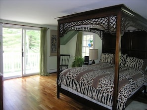 Master bedroom opening onto the River