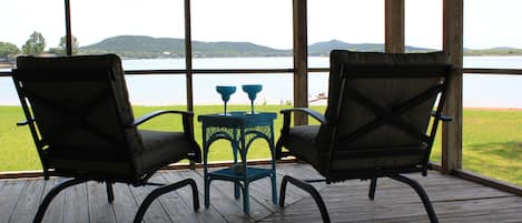 Sip your favorite drink and enjoy the lake and mountain views.