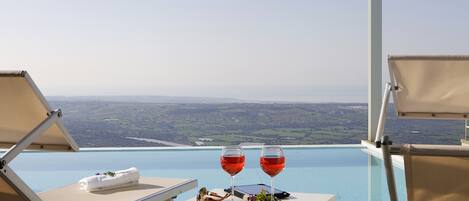 Fly Home Sicily - Villa Afrodite with scenic pool and jawdropping views - Ragusa