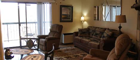 Combined living room and eating table.
