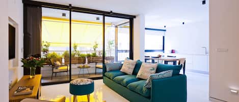 Gorgeous living room in Tel Aviv apartment 