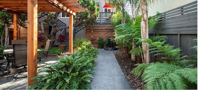 Trendy Hillcrest Retreat #2 private balcony overlooking Zen Garden with Garage