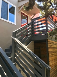 Trendy Hillcrest Retreat #2 private balcony overlooking Zen Garden with Garage