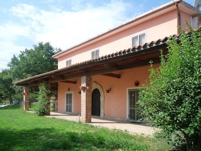 Magical country house with private swimming pool bordering the province of Salerno 