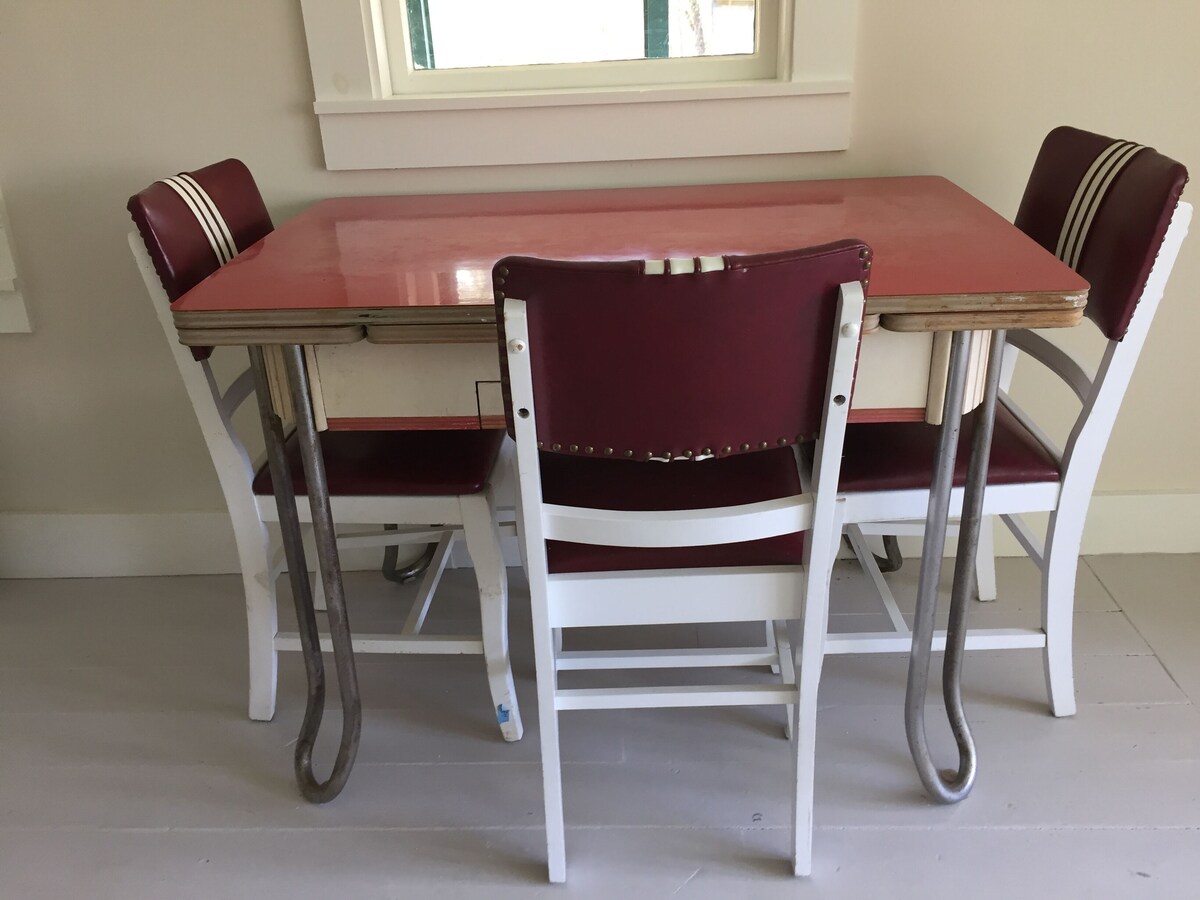 Lilac Cottage – Near Georgetown Island – Midcoast Maine