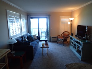 Comfortable living area room with plenty of amenities.  Cable, Wii, DVD.