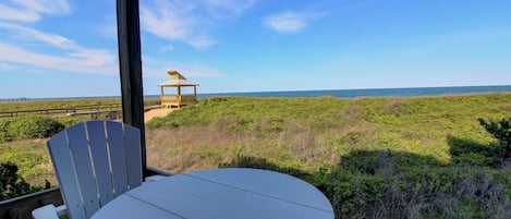 Oceanfront balcony views!