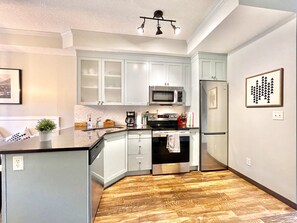 Full equipped kitchen 