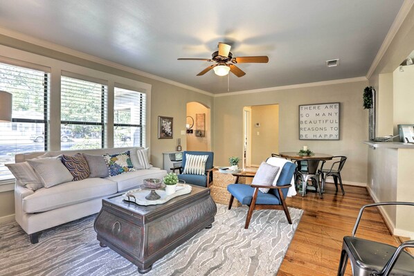 Fredericksburg Vacation Rental | 2BR | 1BA | 1,322 Sq Ft | Steps Required