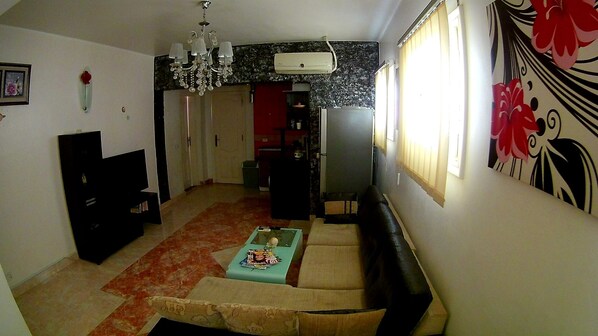 Modern Living Room ,, Air Conditian
