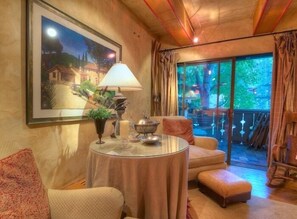 Decorated with antiques and beautiful  art and Italian ceramics. 