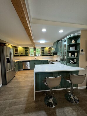 Full kitchen