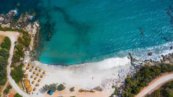 Klimaki beach