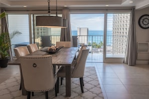 Dining room with access to lanai and view