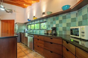 Fully stocked kitchen with ac