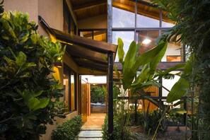 Front entry to beautiful Casita Uvita!