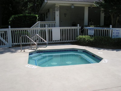 Close to the beach! Beautiful first floor unit! Pool and beach gear included