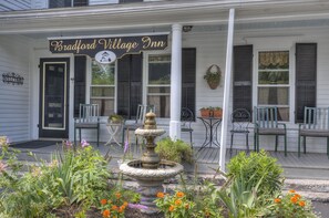 English Garden, water fountain, kitchen porch