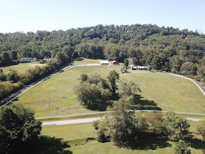 Mountain Views, Fire Pit,  Minutes From Downtown Asheville