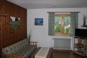 Ferienwohnung Edelweiß 49qm, Balkon, Kochnische, 2 Schlafzimmer, 1 Wohnzimmer-Wohnen