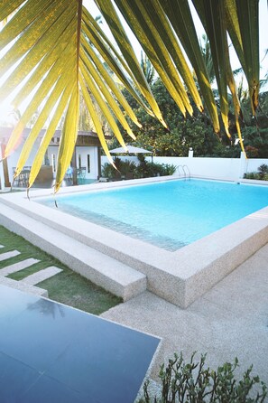 Utomhuspool