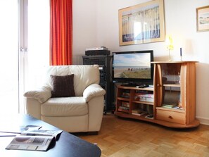 Seeschwalbe Whg.3 - Blick vom Sofa auf den Fernseher