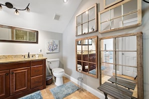 Master Suite Bathroom/Large Closet Space