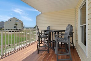 Outdoor Dining with Beach View