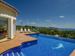 Holiday Home Swimming Pool