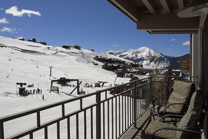 View of Peach Tree Lift and Westwall lift from balcony