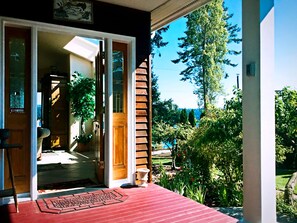 ENTRANCE TO LIVING ROOM
