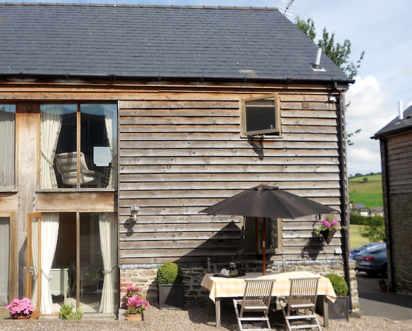 Welcome to The Barn at Titley - graded 5 stars nr.nature reserve and gastro-pub