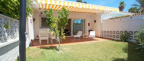 beachside vacation rental house Costabella marbella