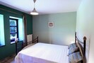 Chambre avec lit pour 2 personnes (140x200)