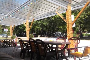 Snack bar