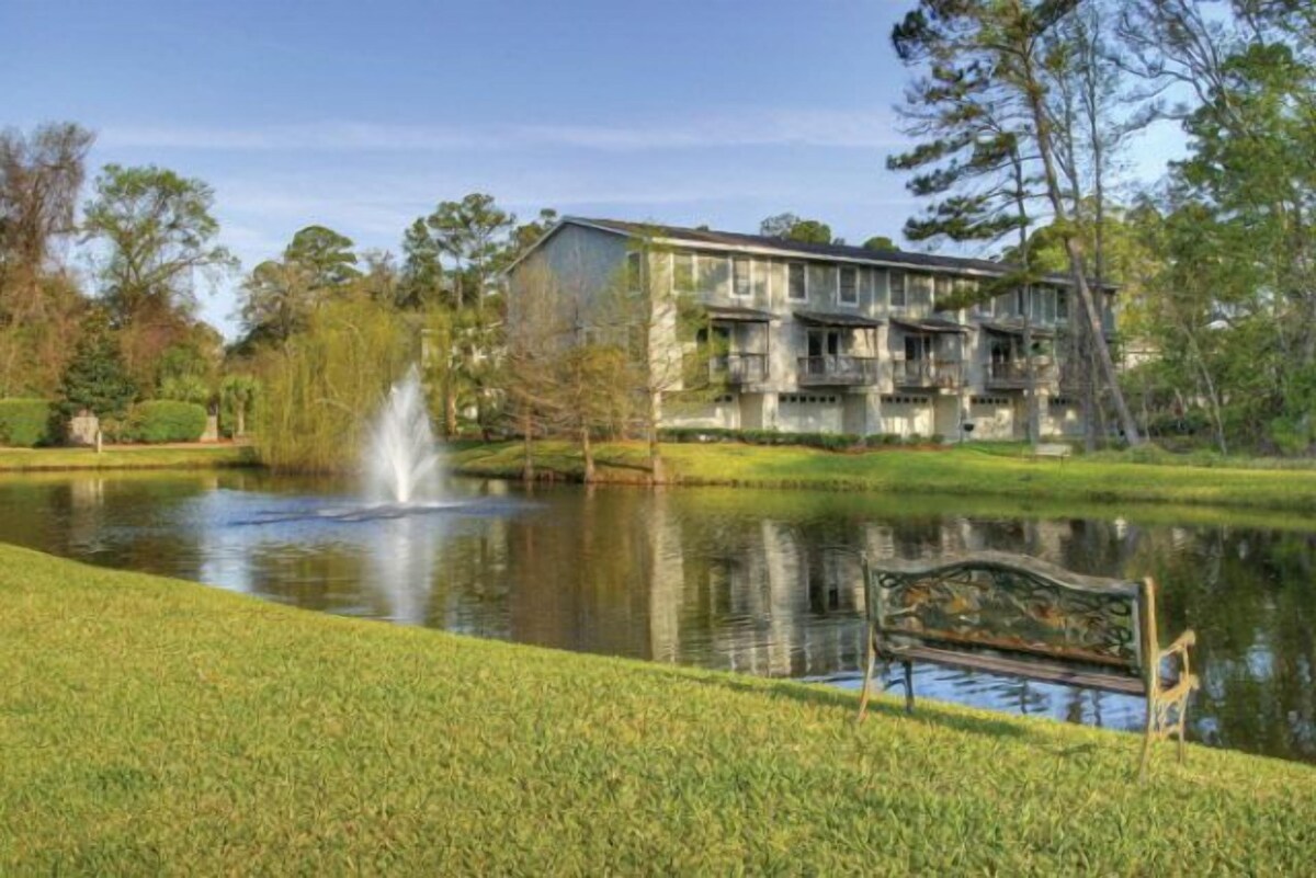 Beautiful condo close to beach & village!!