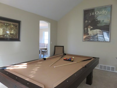 Hot Tub w/a View Luxury Home=A Perfect Staycation•PING PONG•POOLTABLE•Beds for19