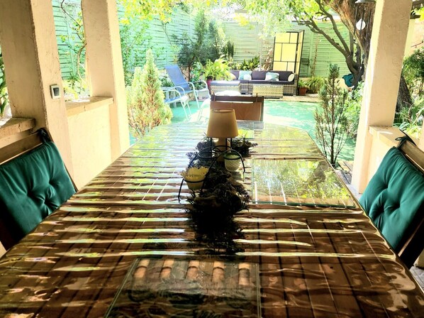 Outdoor dining