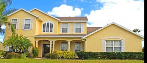 Big yellow house on 0.55 acre