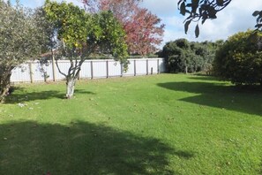 Big Back yard - fully fenced