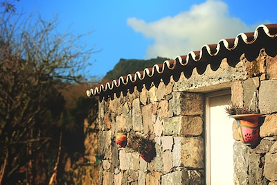 Casa das 2 Marias is a traditional Azorean house located in the center of Furnas