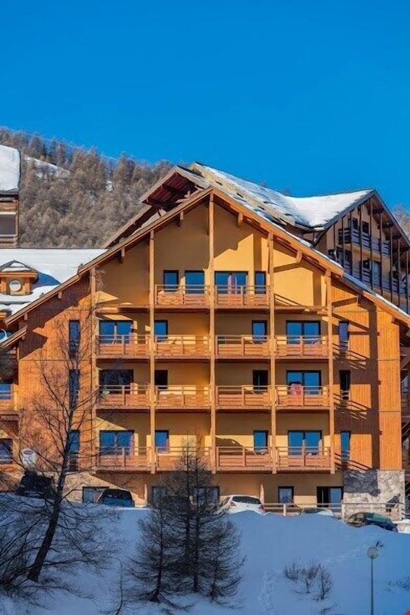 Embodying the traditional mountain chalet style, enjoy taking in the fresh mountain air from your balcony