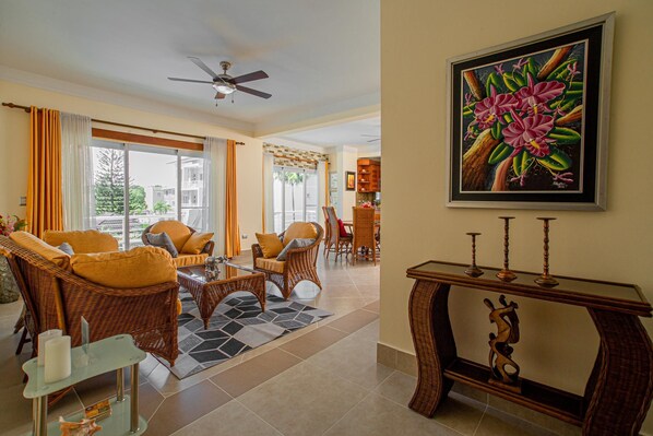 View of the Living room and Dining room from front entrance.