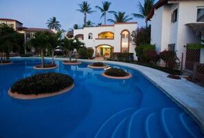 Great view of the pool.  Looking at Casa Tina from the beach wall.